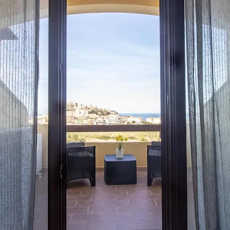 Vista Sul Borgo Antico E Piscina Daire *