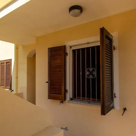 Daire Vista Sul Borgo Antico E Piscina