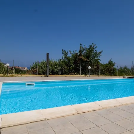 Vista Sul Borgo Antico E Piscina Castelsardo
