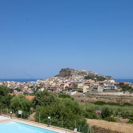 Vista Sul Borgo Antico E Piscina * Castelsardo