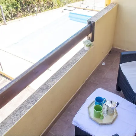 Vista Sul Borgo Antico E Piscina *